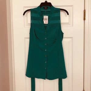 Green Guess Sleeveless Button-up